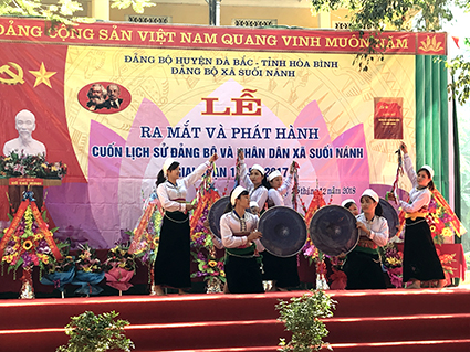 Lễ phát hành Lịch sử Đảng bộ và Nhân dân xã Suối Nánh, huyện Đà Bắc, tỉnh Hòa Bình