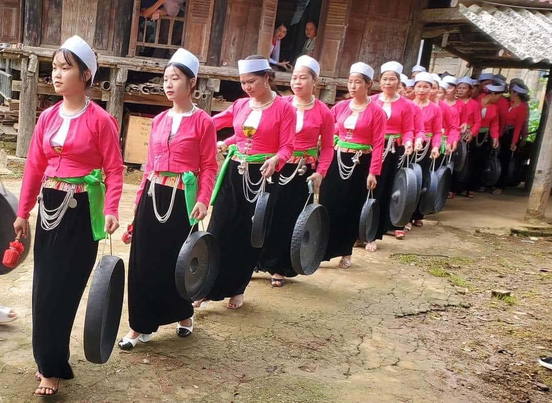 Đảng bộ và nhân dân xã Thượng Cốc, huyện Lạc Sơn, tỉnh Hòa Bình: Long trọng Tổ chức Lễ phát hành Lịch sử Đảng bộ và nhân dân xã Thượng Cốc (1930 – 2010)